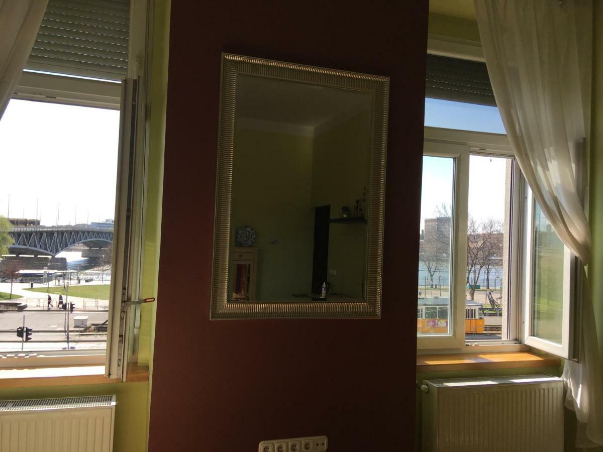 Studio Along The Danube Budapest Exterior photo